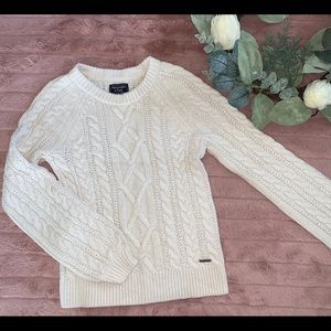Abercrombie White sweater 😍🎁